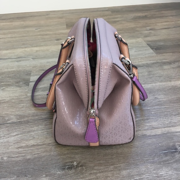 Guess Satchel purse - Picture 4 of 4